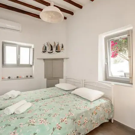 Marousso's Seafront House Prázdninový dům Alikí