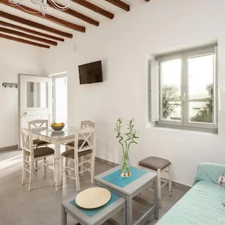 Holiday home Marousso's Seafront House *