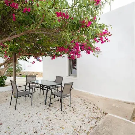 Marousso's Seafront House Alikí