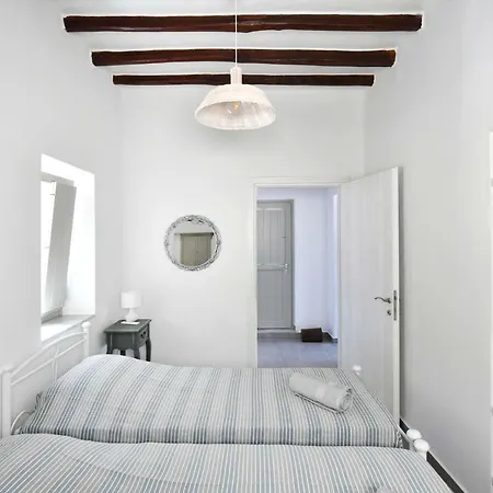 Marousso's Seafront House *