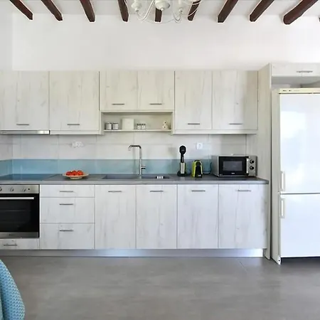 Marousso's Seafront House Aliki (Paros)